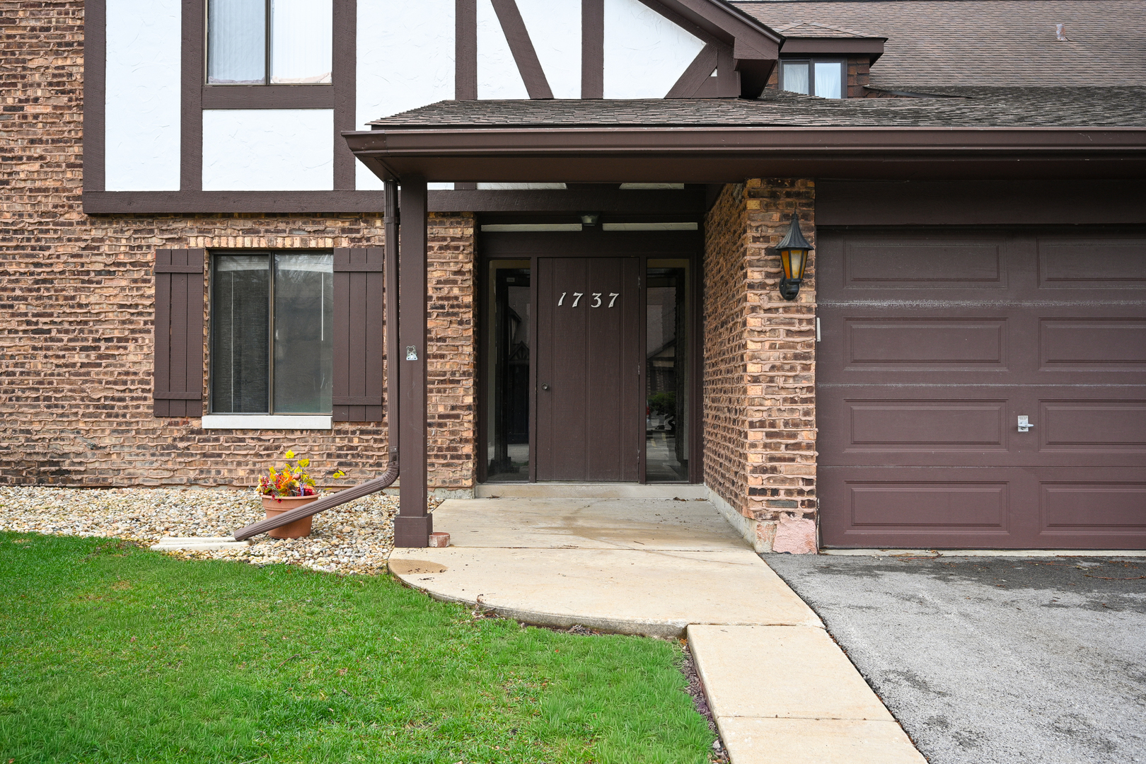 1737 Harrow Court #D, Wheaton, IL 60189