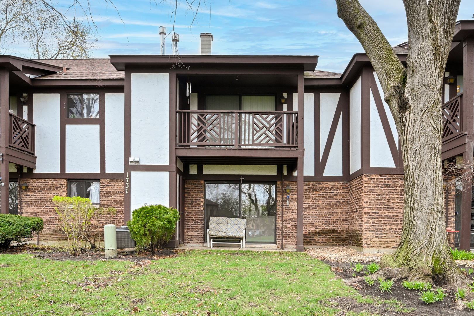 1737 Harrow Court #D, Wheaton, IL 60189