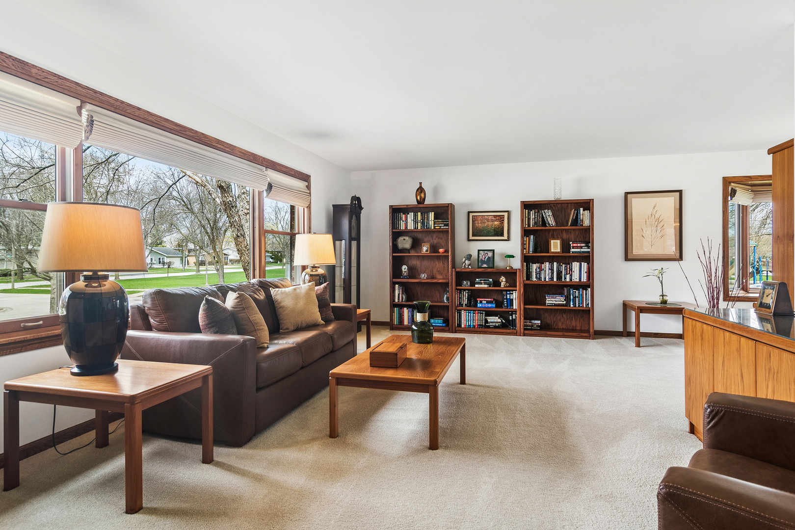 111 N Wilshire Lane, Arlington Heights, IL 60004