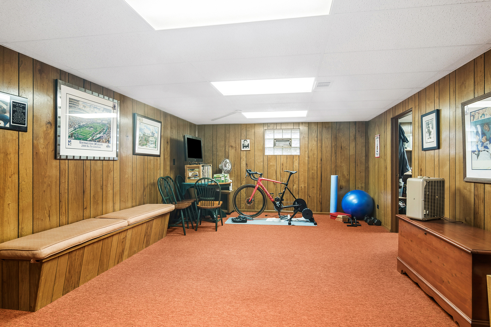 111 N Wilshire Lane, Arlington Heights, IL 60004