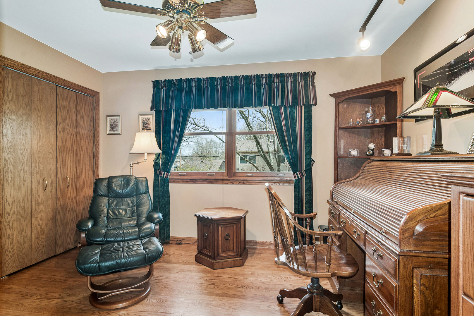 111 N Wilshire Lane, Arlington Heights, IL 60004