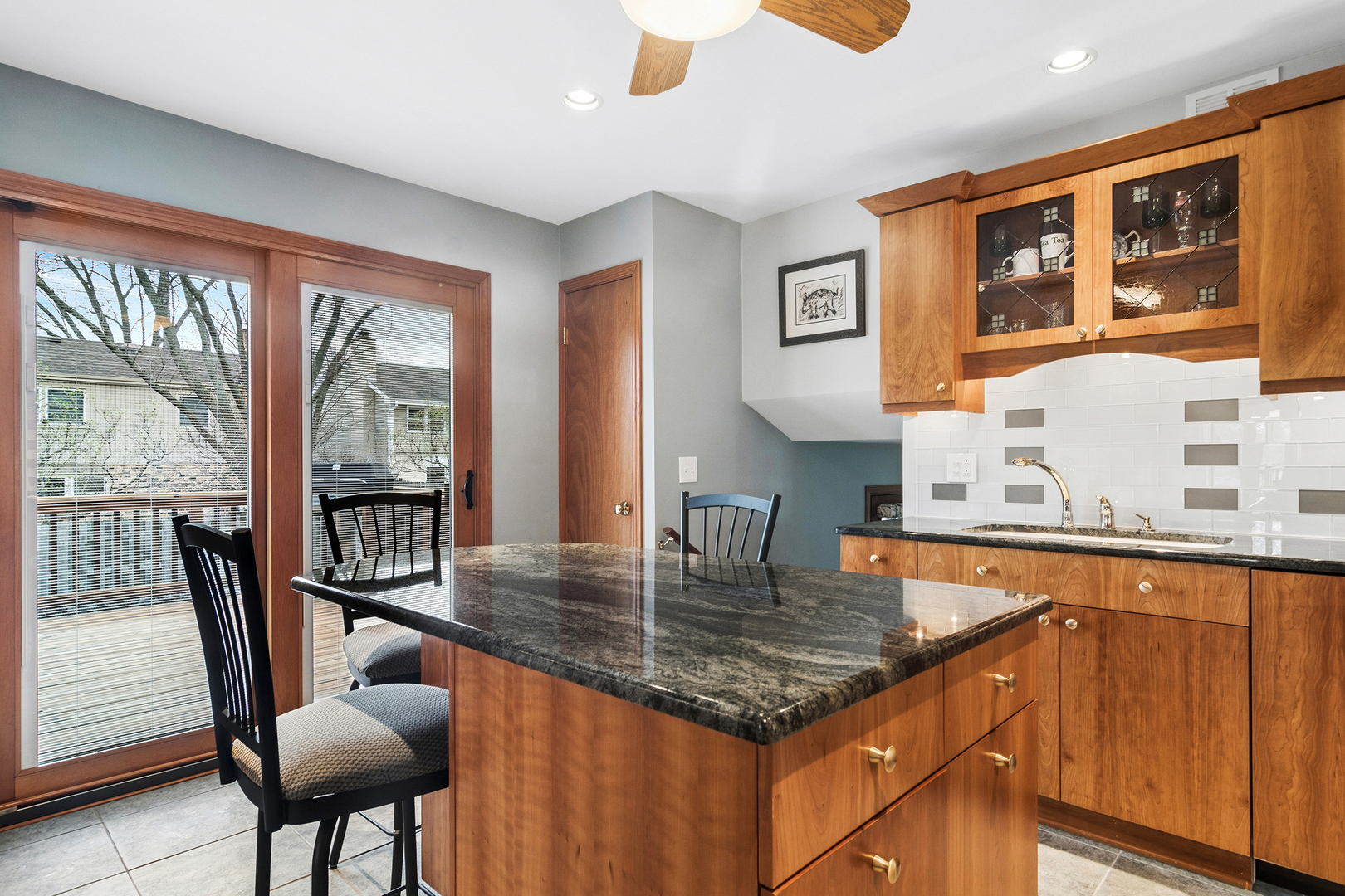 111 N Wilshire Lane, Arlington Heights, IL 60004