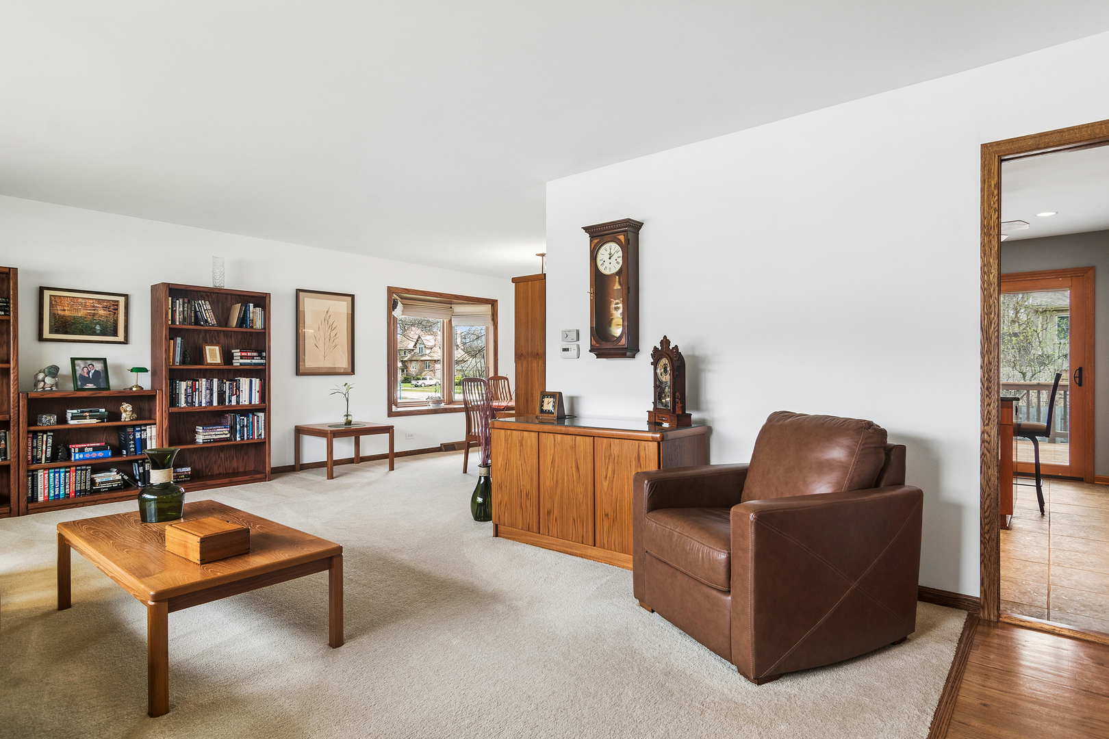 111 N Wilshire Lane, Arlington Heights, IL 60004