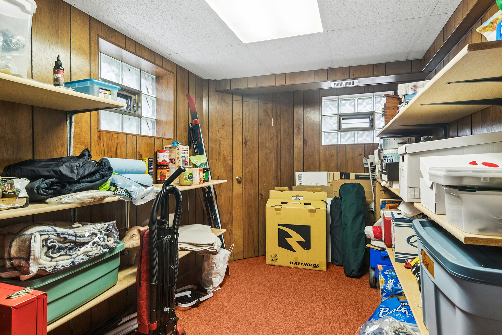 111 N Wilshire Lane, Arlington Heights, IL 60004