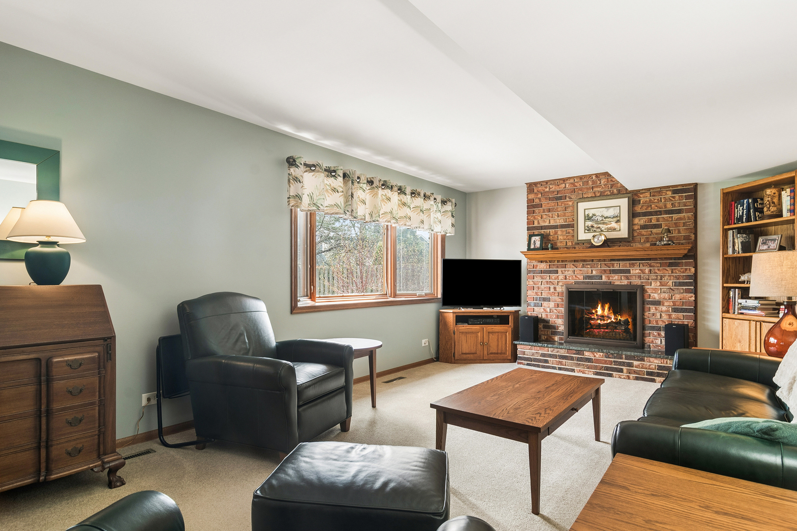 111 N Wilshire Lane, Arlington Heights, IL 60004