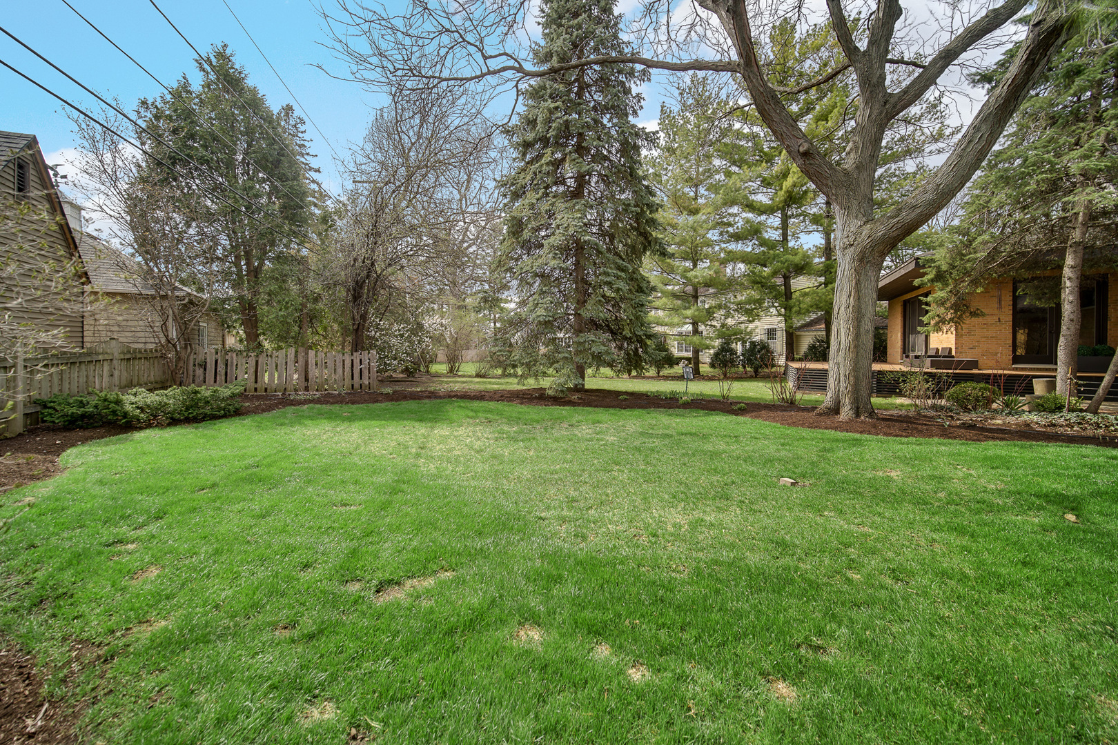 403 W Shabonee Trail, Mount Prospect, IL 60056