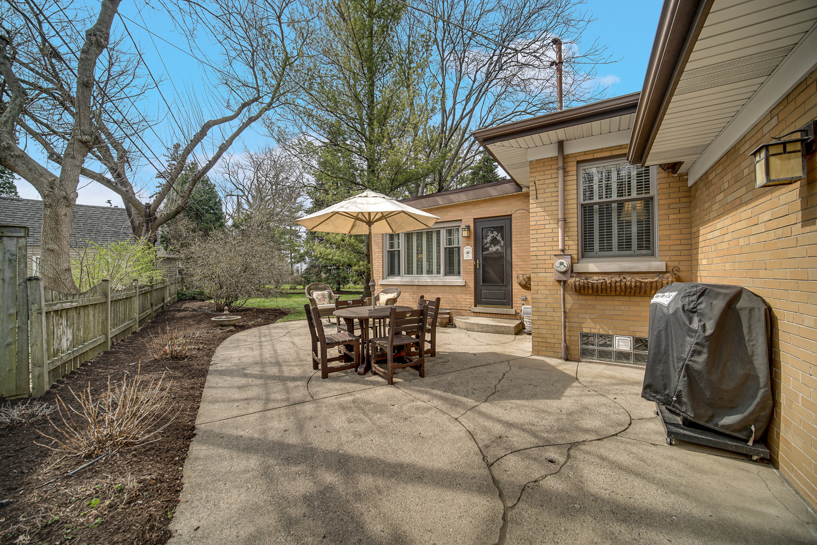 403 W Shabonee Trail, Mount Prospect, IL 60056