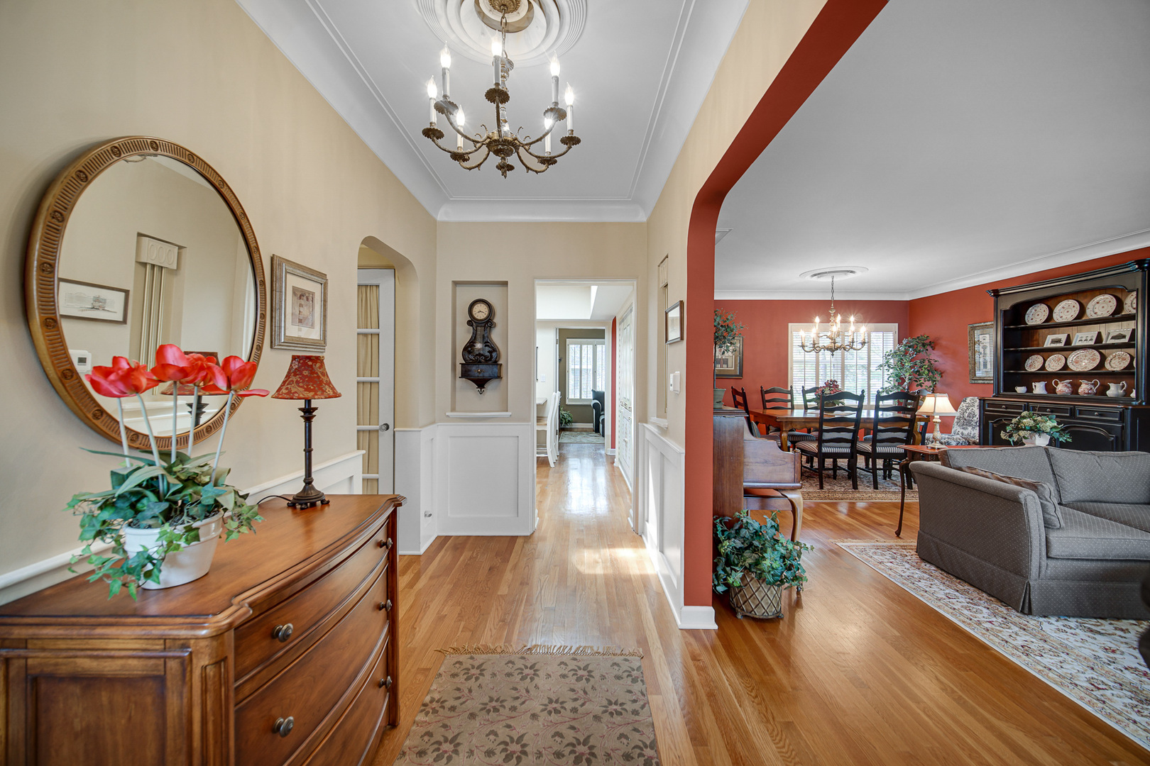 403 W Shabonee Trail, Mount Prospect, IL 60056