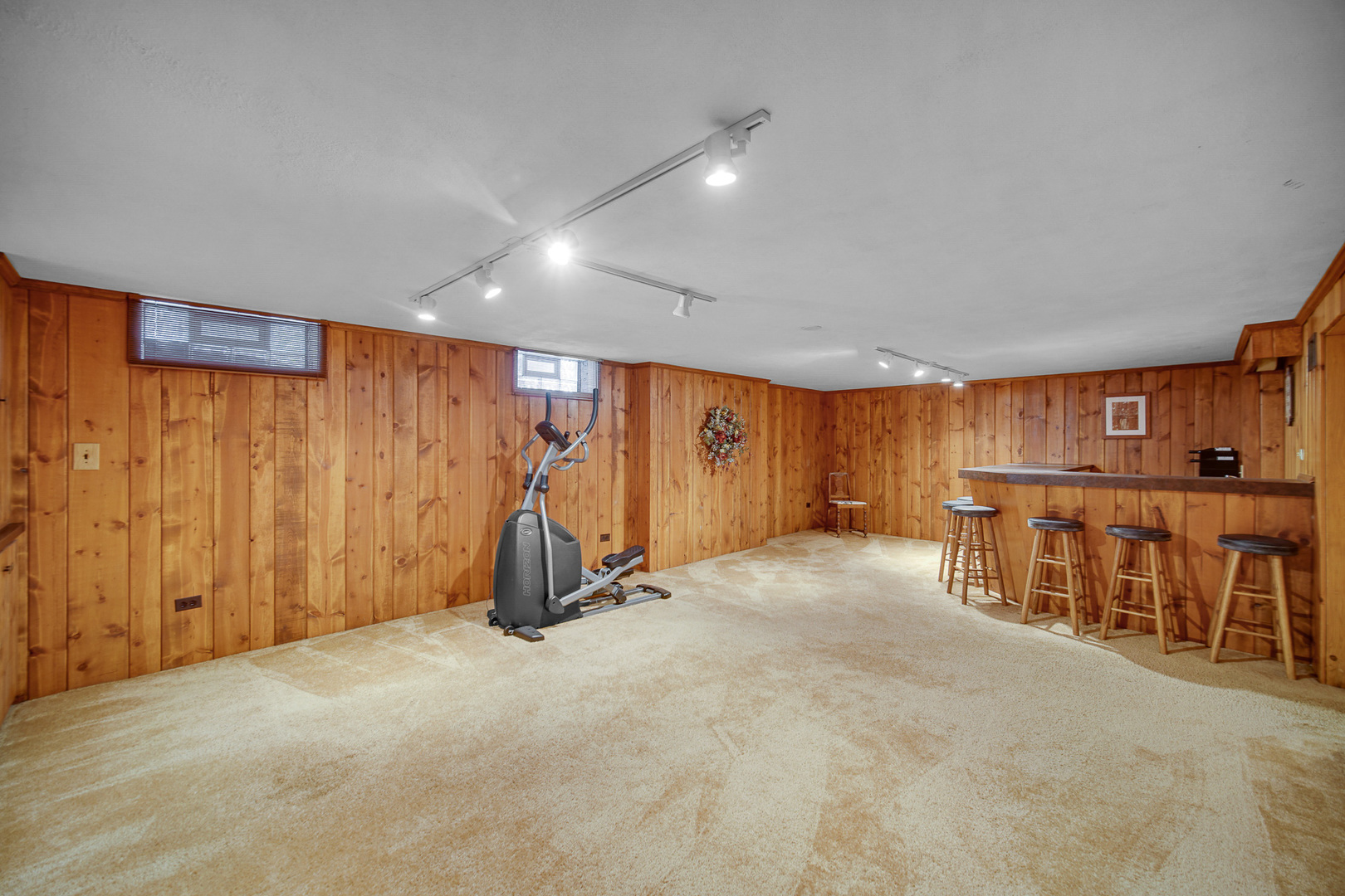 403 W Shabonee Trail, Mount Prospect, IL 60056