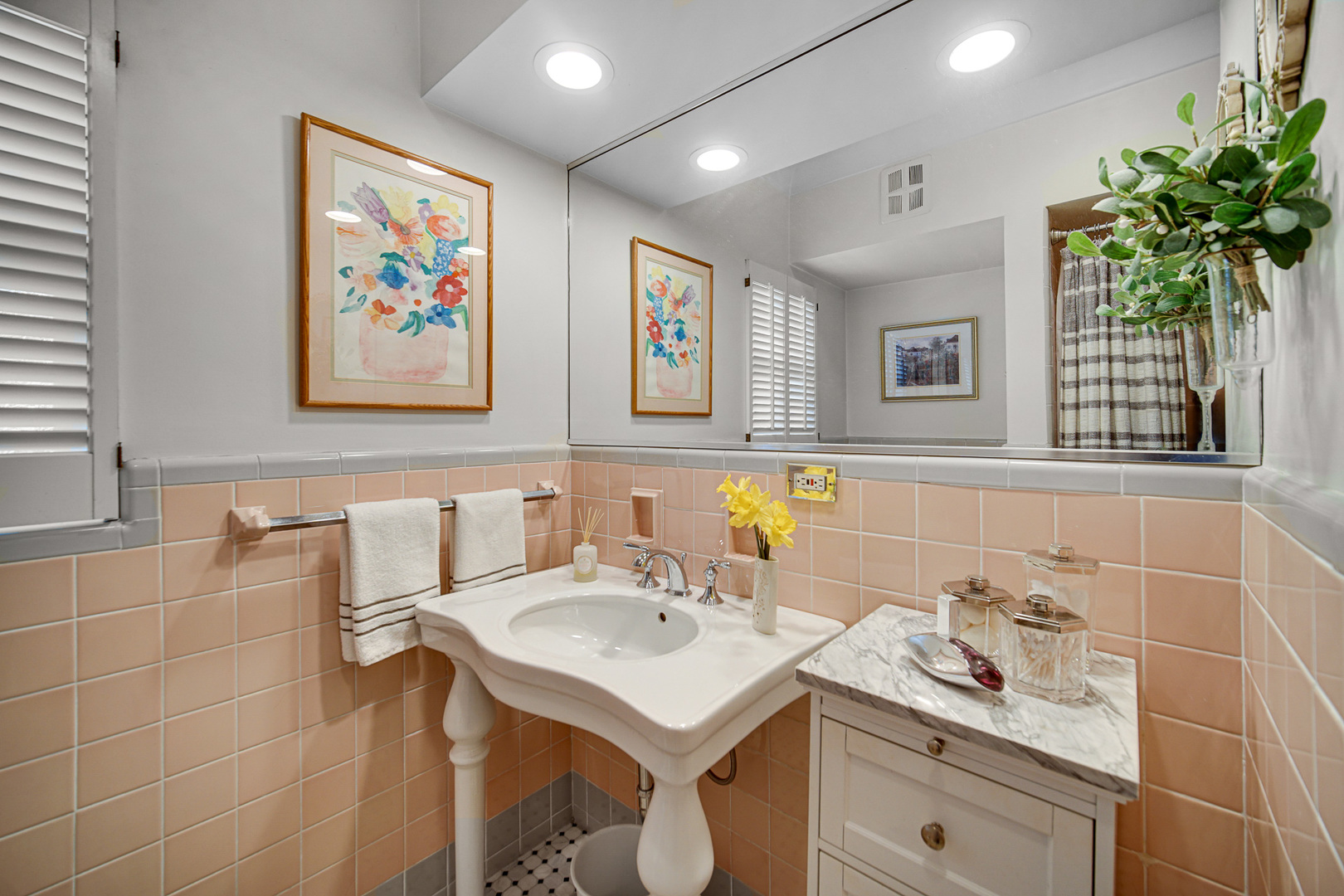 403 W Shabonee Trail, Mount Prospect, IL 60056