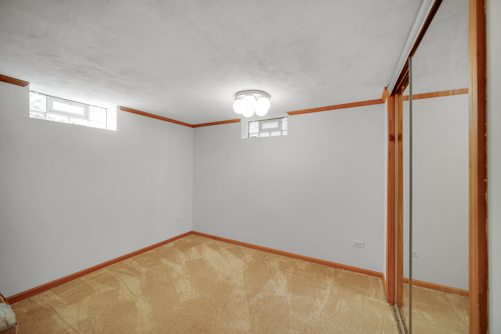 403 W Shabonee Trail, Mount Prospect, IL 60056