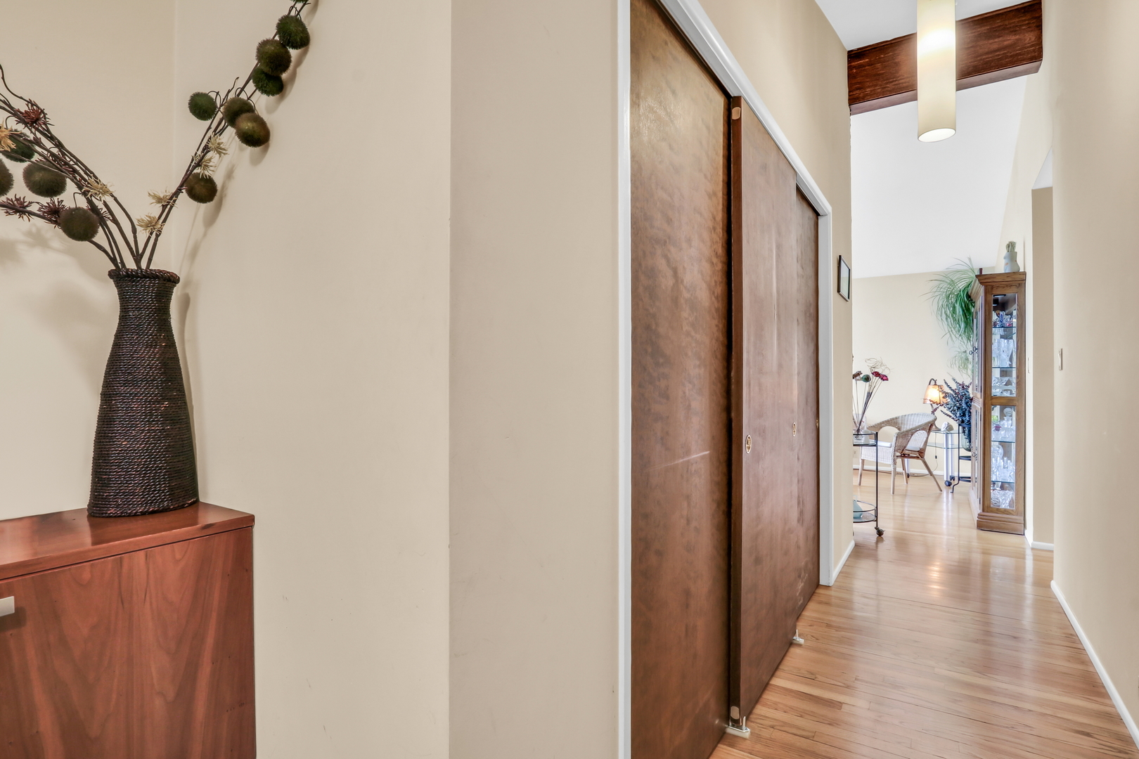 Green Oaks, IL 60048