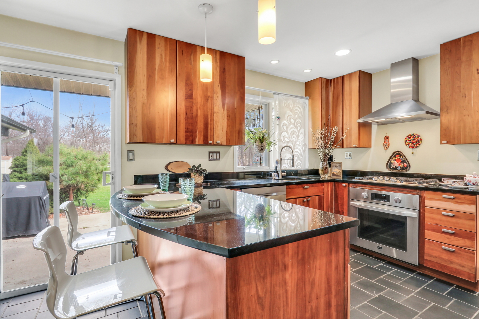 Green Oaks, IL 60048