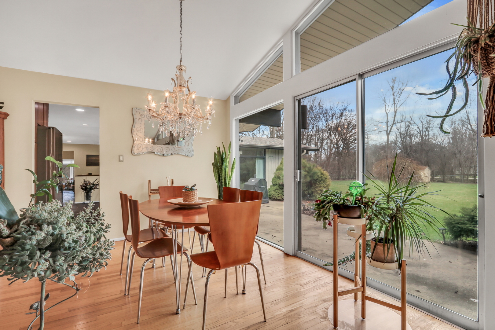 Green Oaks, IL 60048