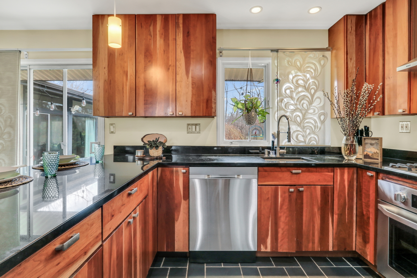 Green Oaks, IL 60048