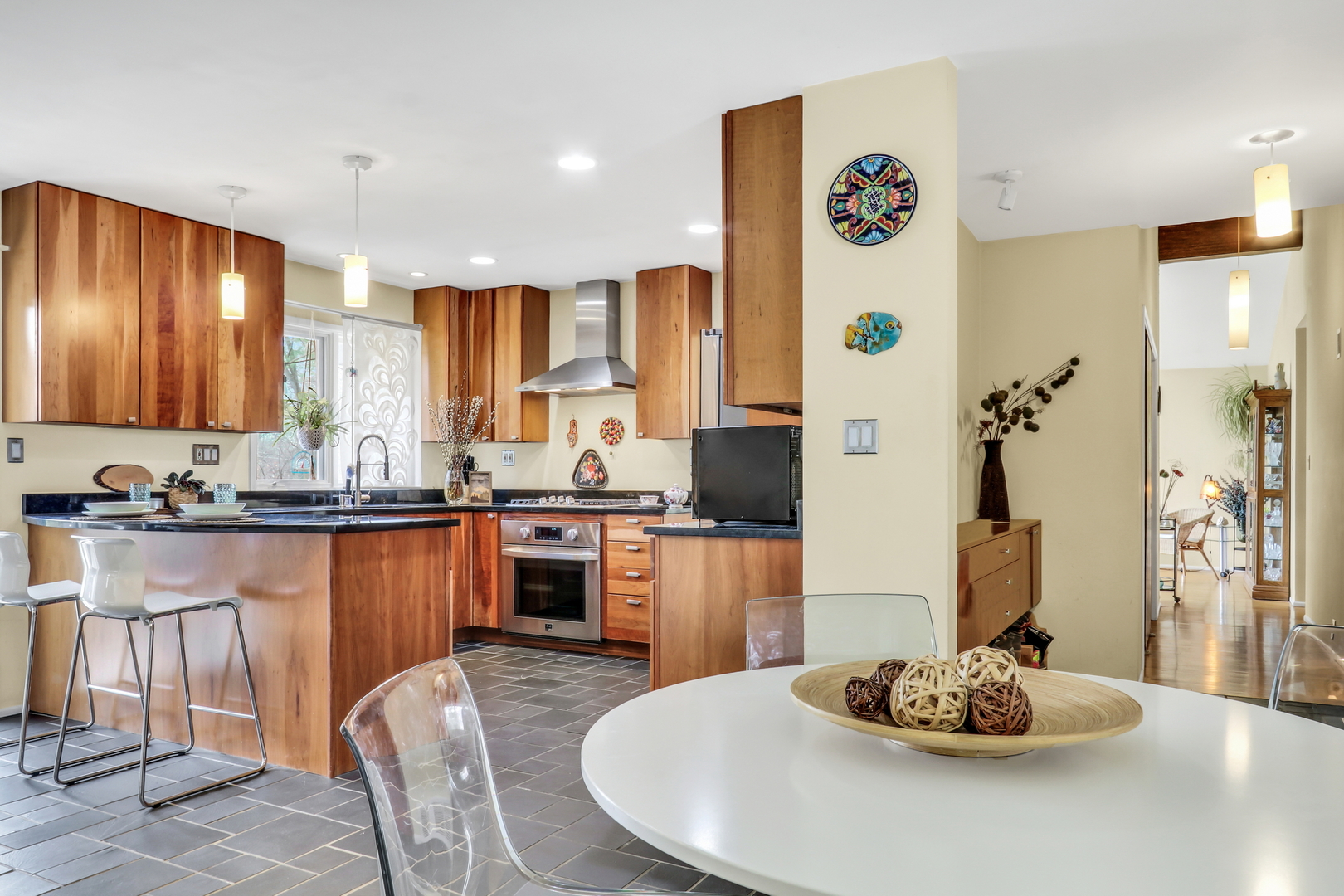 Green Oaks, IL 60048