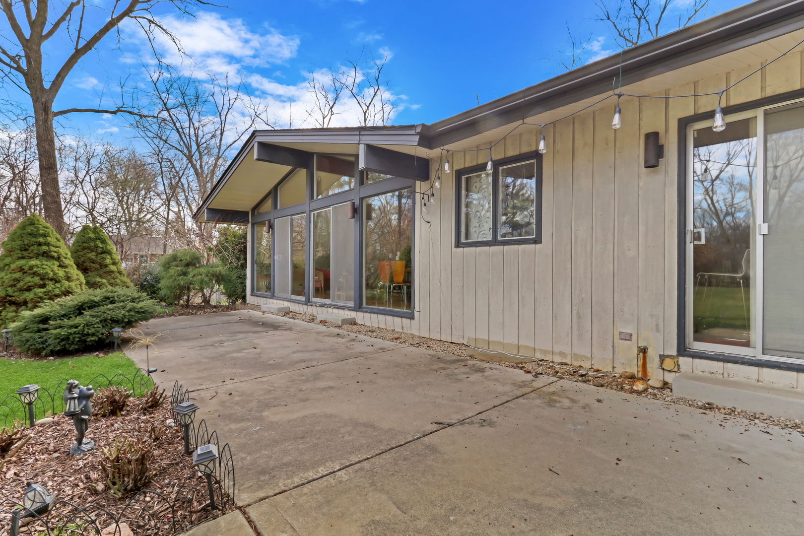 Green Oaks, IL 60048