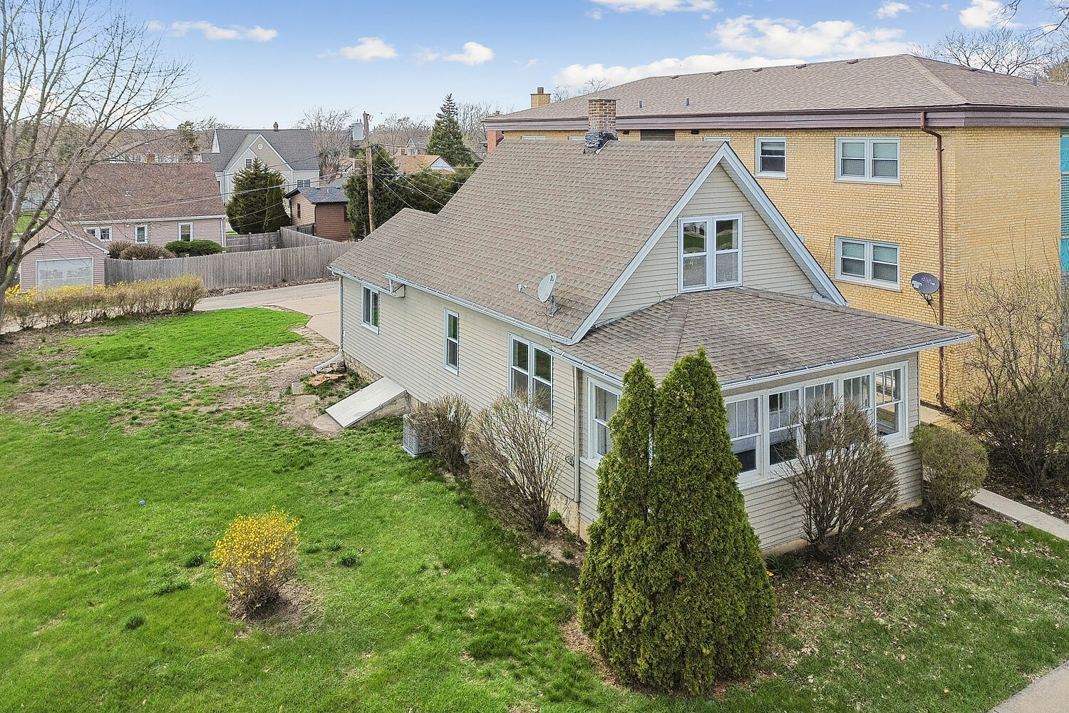 906 State Street, Lemont, IL 60439