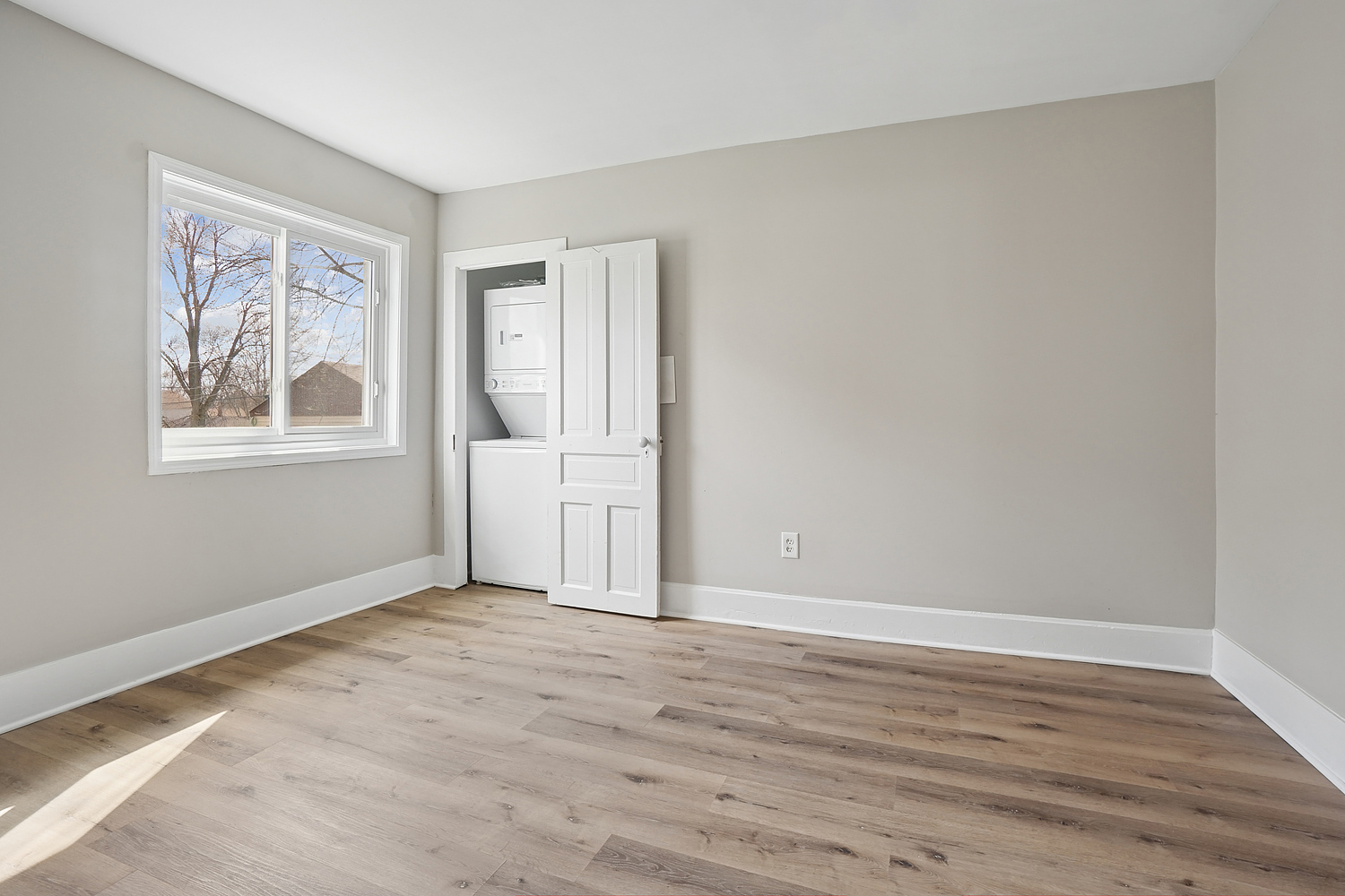 906 State Street, Lemont, IL 60439