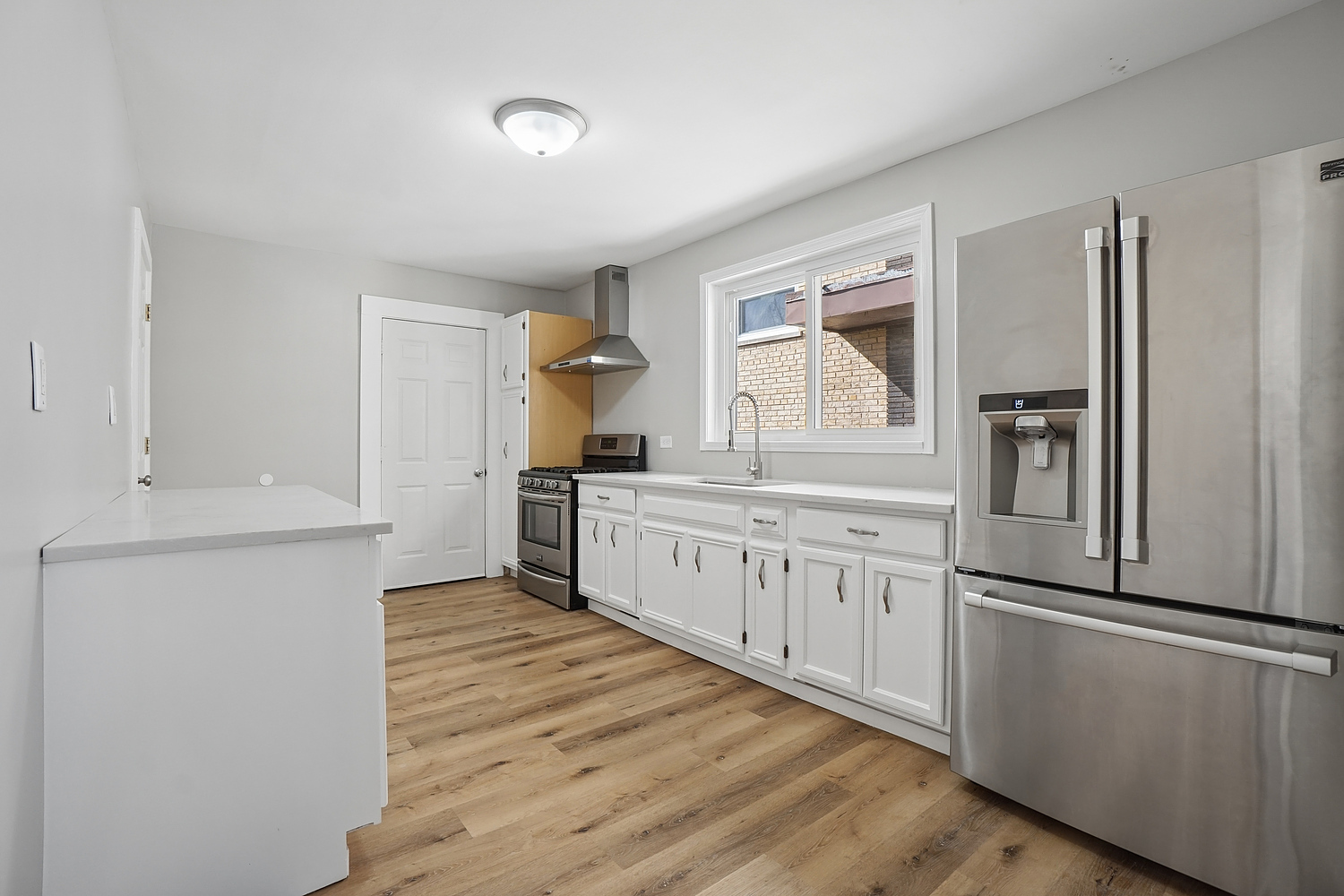 906 State Street, Lemont, IL 60439