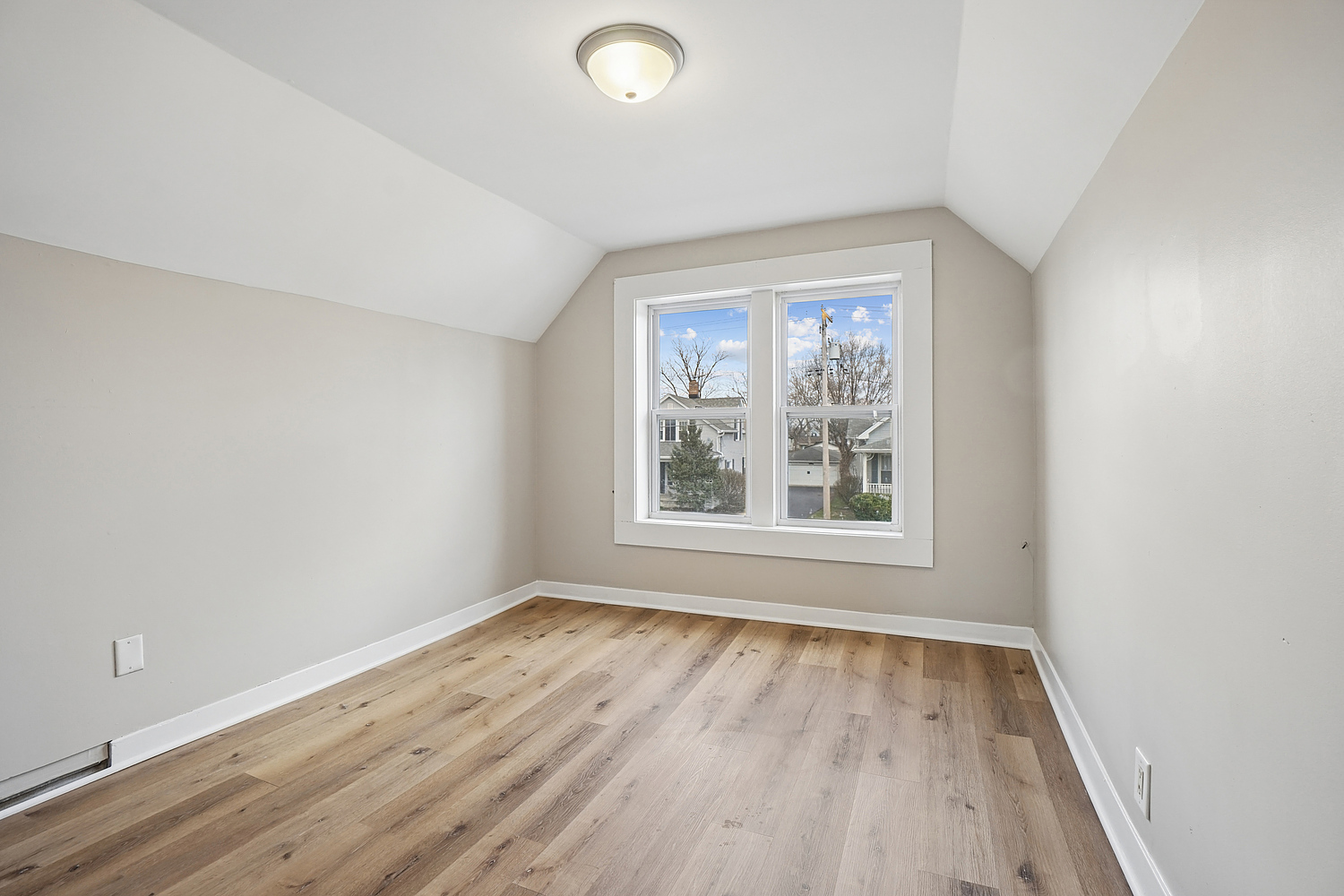 906 State Street, Lemont, IL 60439