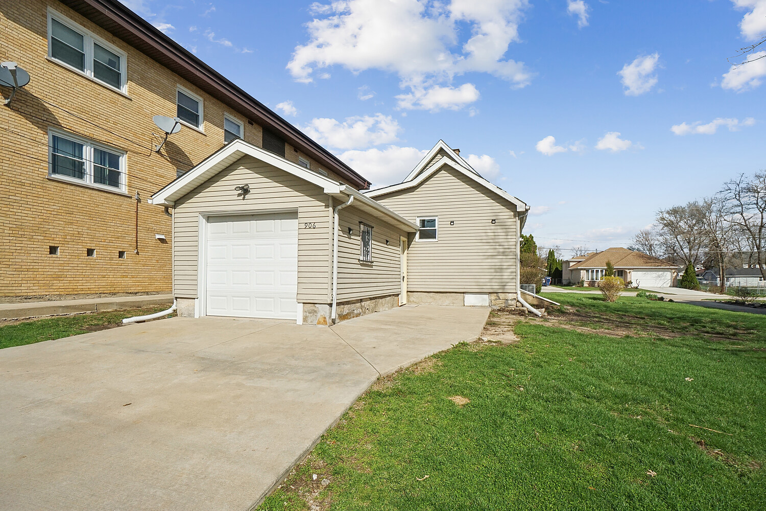 906 State Street, Lemont, IL 60439