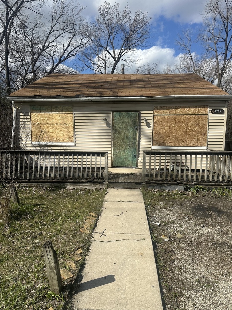 3702 Lincoln Lane, Robbins, IL 60472