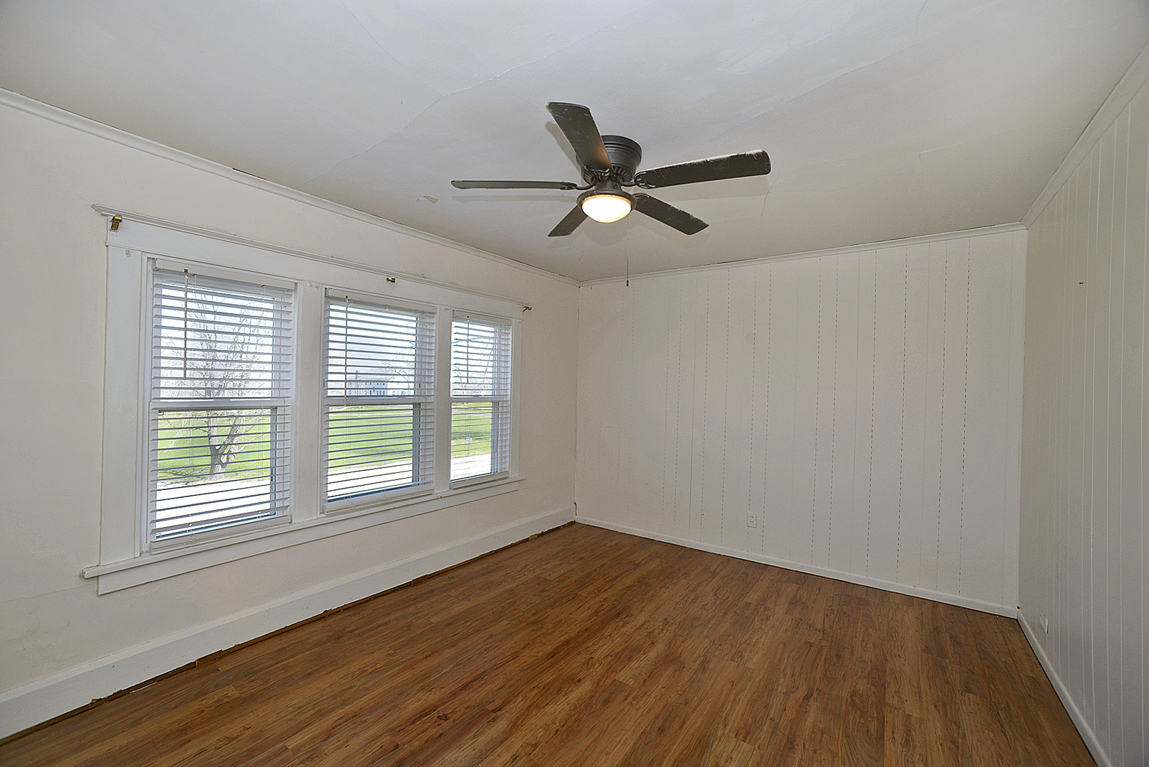 905 E Center Street, Ottawa, IL 61350