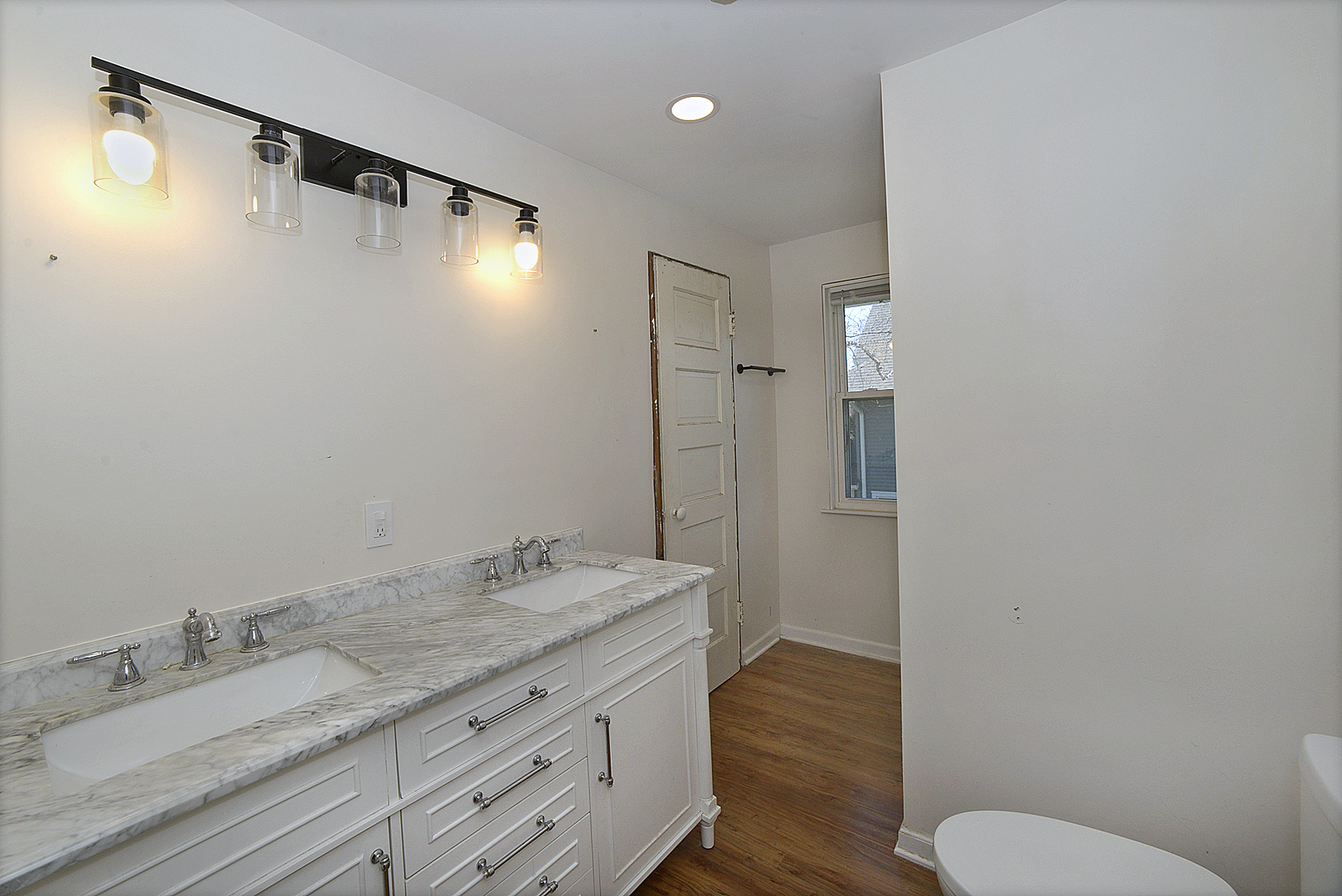 905 E Center Street, Ottawa, IL 61350