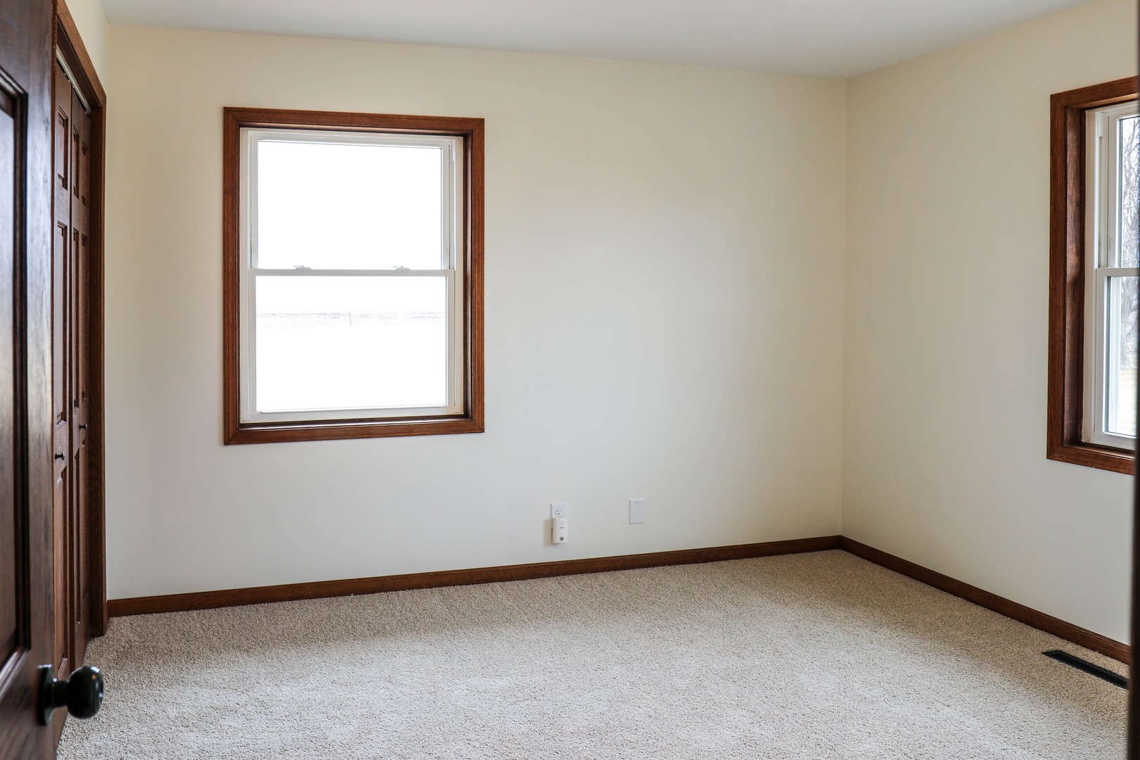 13015 E 2200 N Road, Hudson, IL 61748