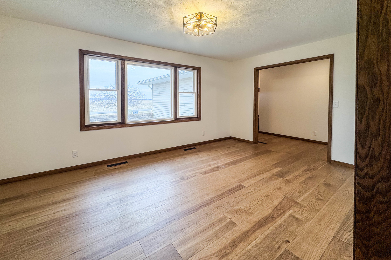 13015 E 2200 N Road, Hudson, IL 61748