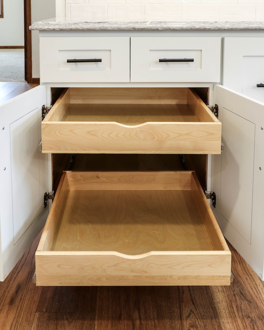 13015 E 2200 N Road, Hudson, IL 61748