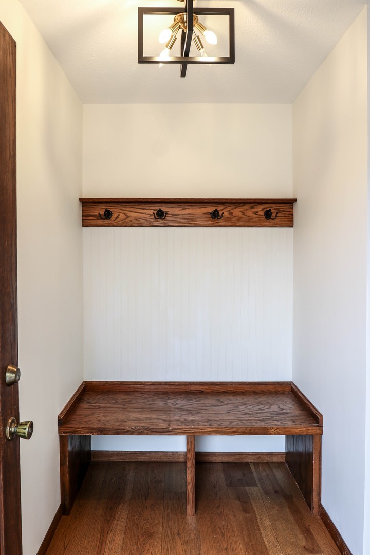 13015 E 2200 N Road, Hudson, IL 61748