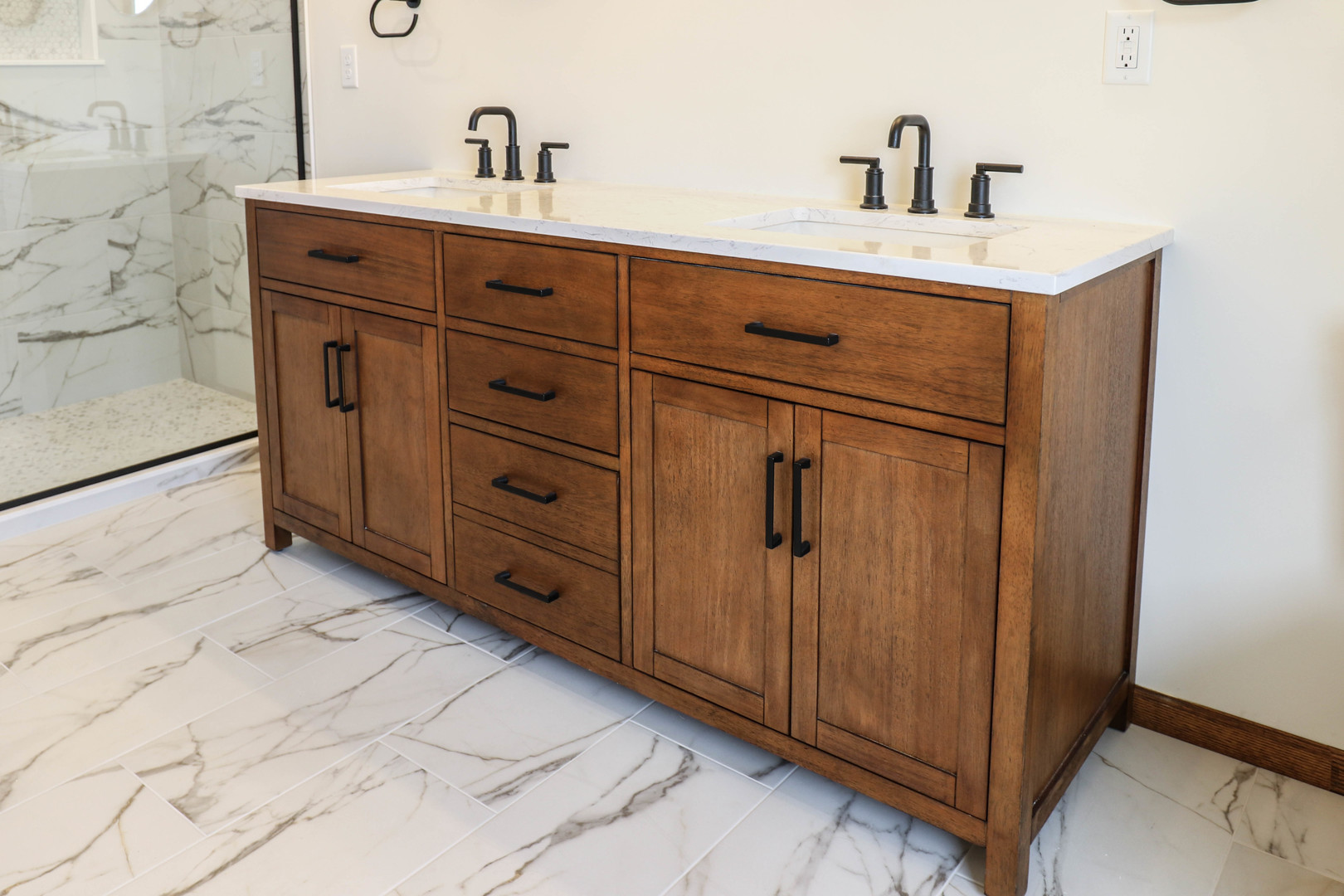 13015 E 2200 N Road, Hudson, IL 61748