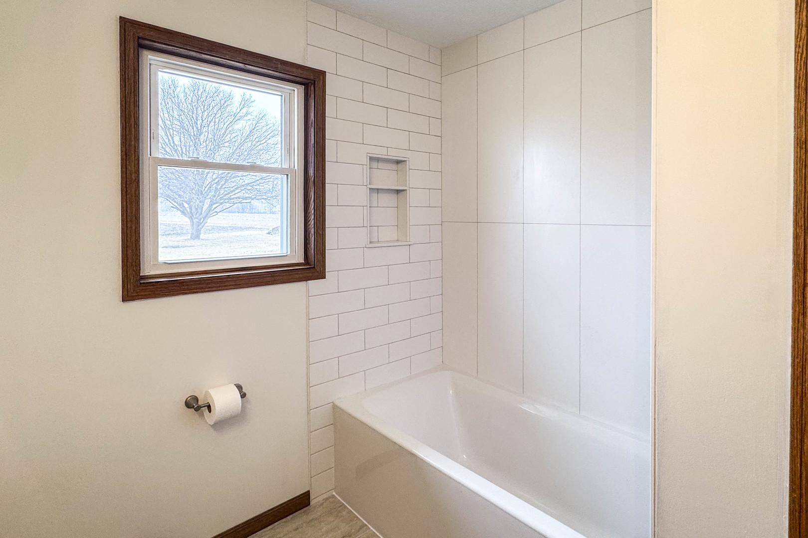 13015 E 2200 N Road, Hudson, IL 61748