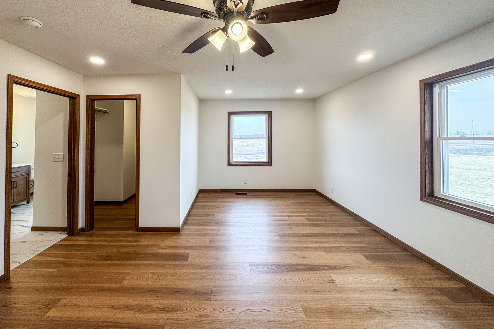 13015 E 2200 N Road, Hudson, IL 61748