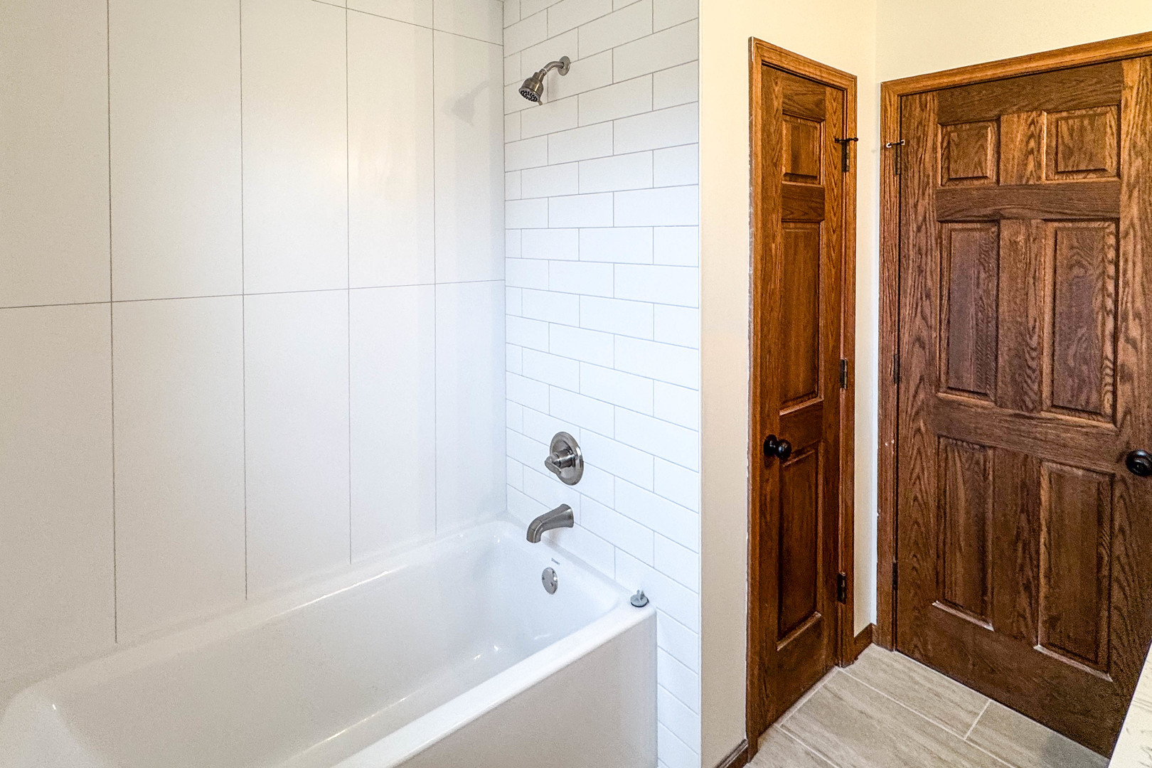 13015 E 2200 N Road, Hudson, IL 61748