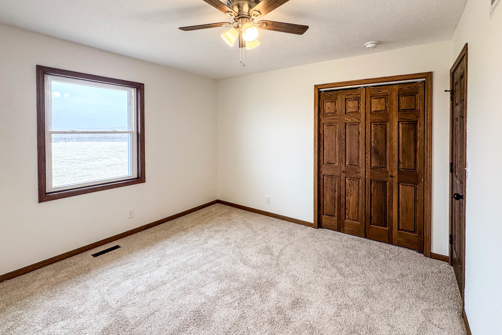 13015 E 2200 N Road, Hudson, IL 61748