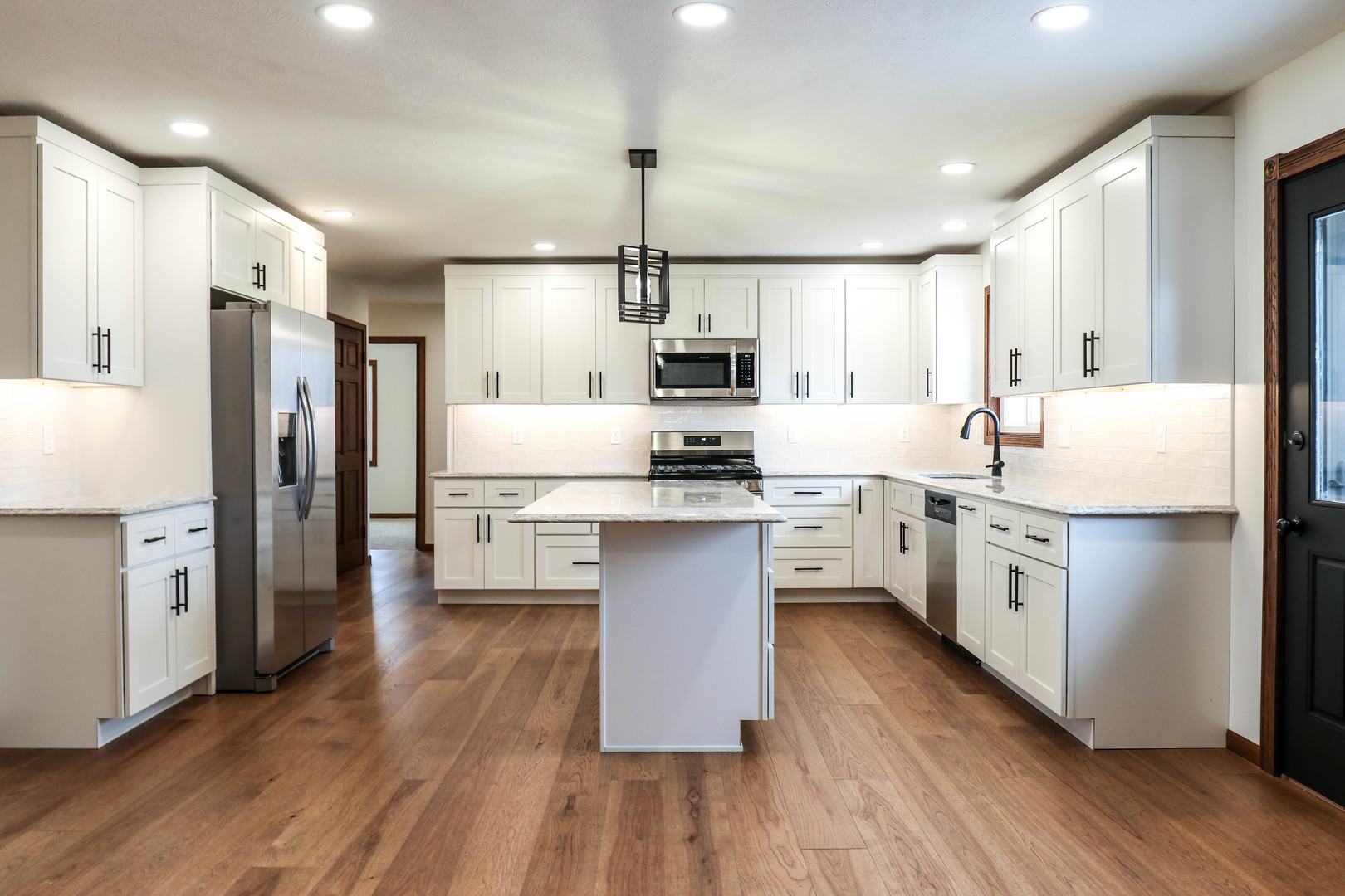 13015 E 2200 N Road, Hudson, IL 61748