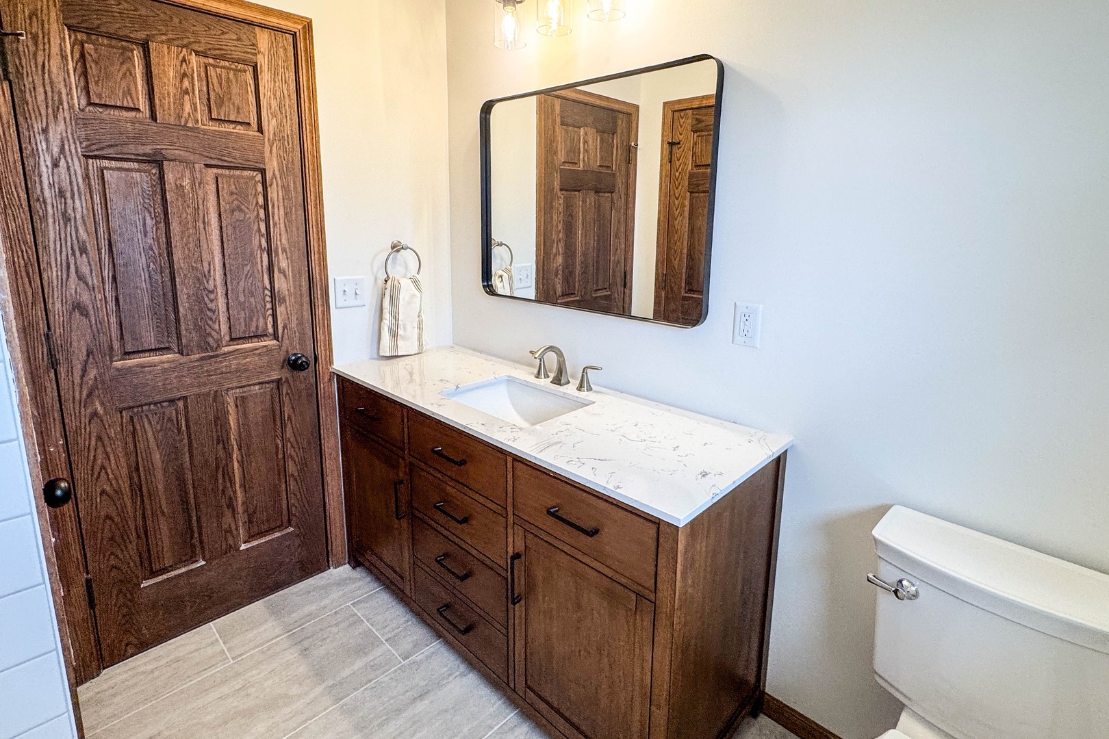 13015 E 2200 N Road, Hudson, IL 61748