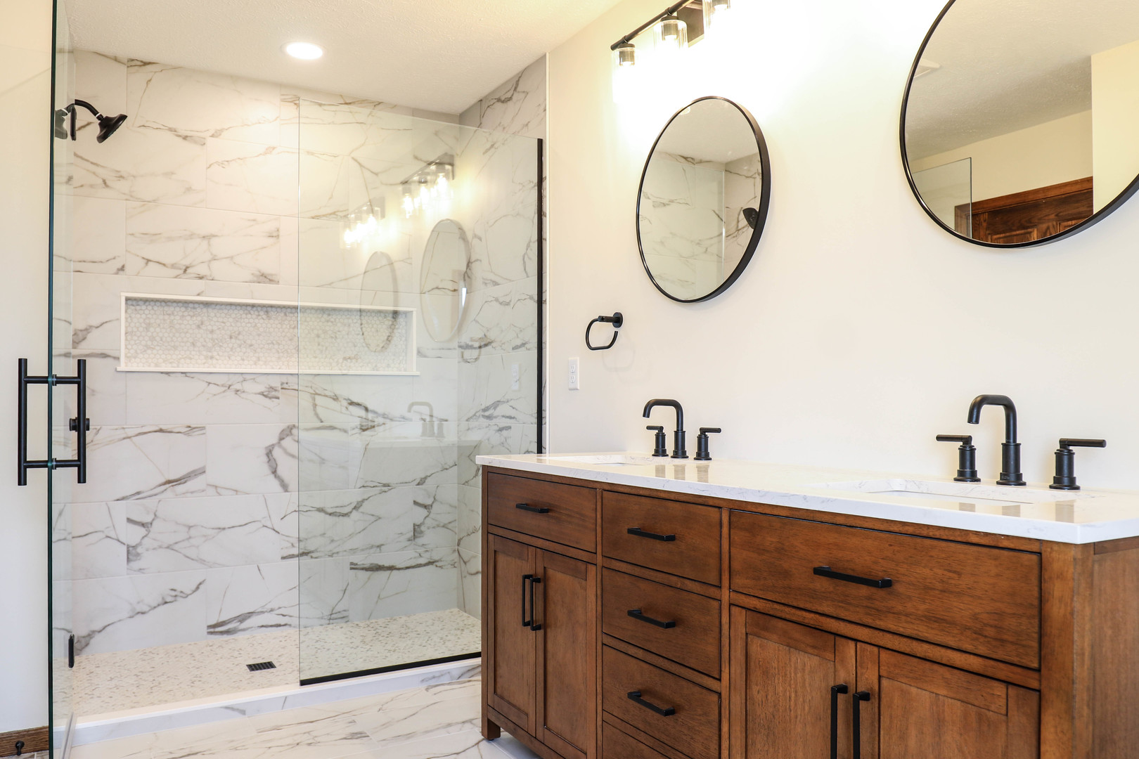 13015 E 2200 N Road, Hudson, IL 61748