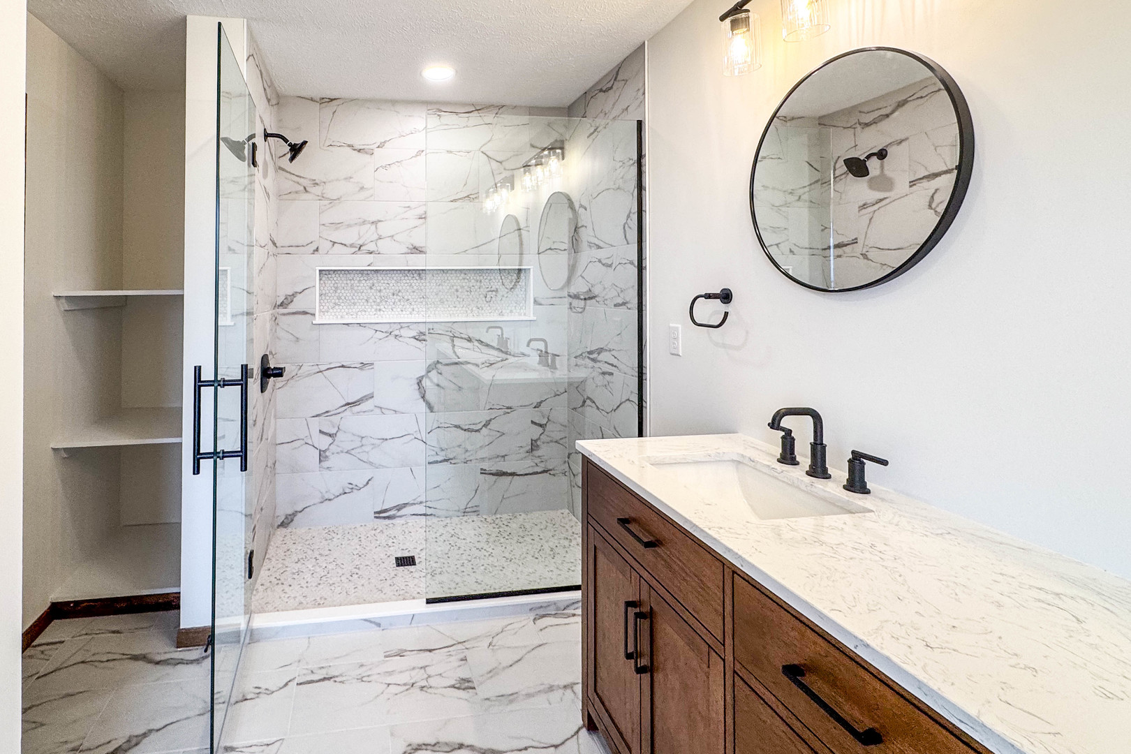 13015 E 2200 N Road, Hudson, IL 61748