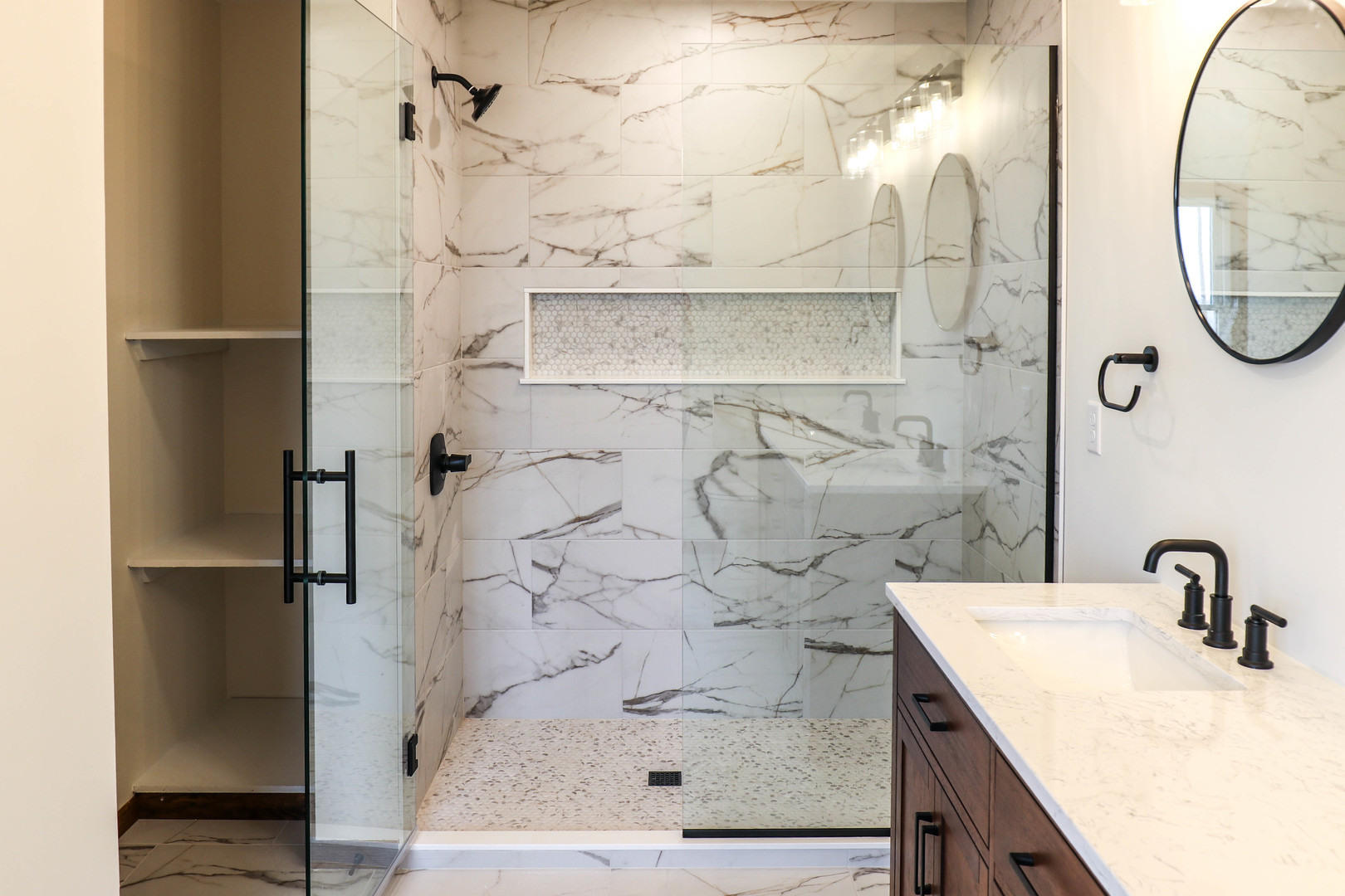 13015 E 2200 N Road, Hudson, IL 61748