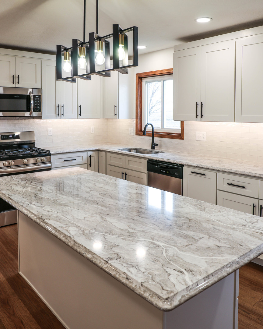 13015 E 2200 N Road, Hudson, IL 61748