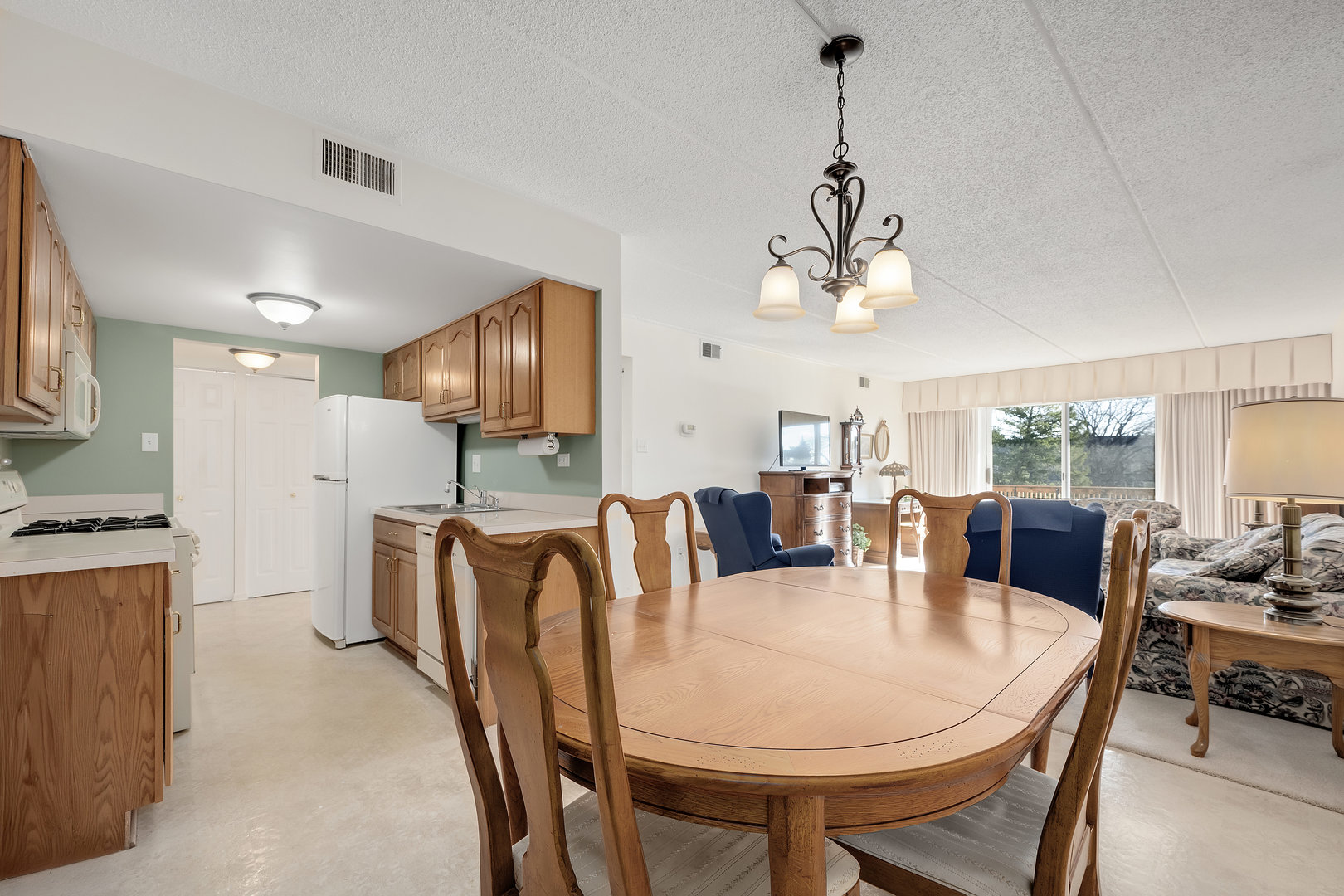 8025 WOODGLEN Lane #207, Downers Grove, IL 60516