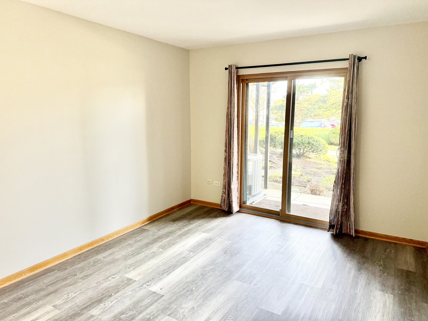 6156 Knoll Way Drive #36-103, Willowbrook, IL 60527