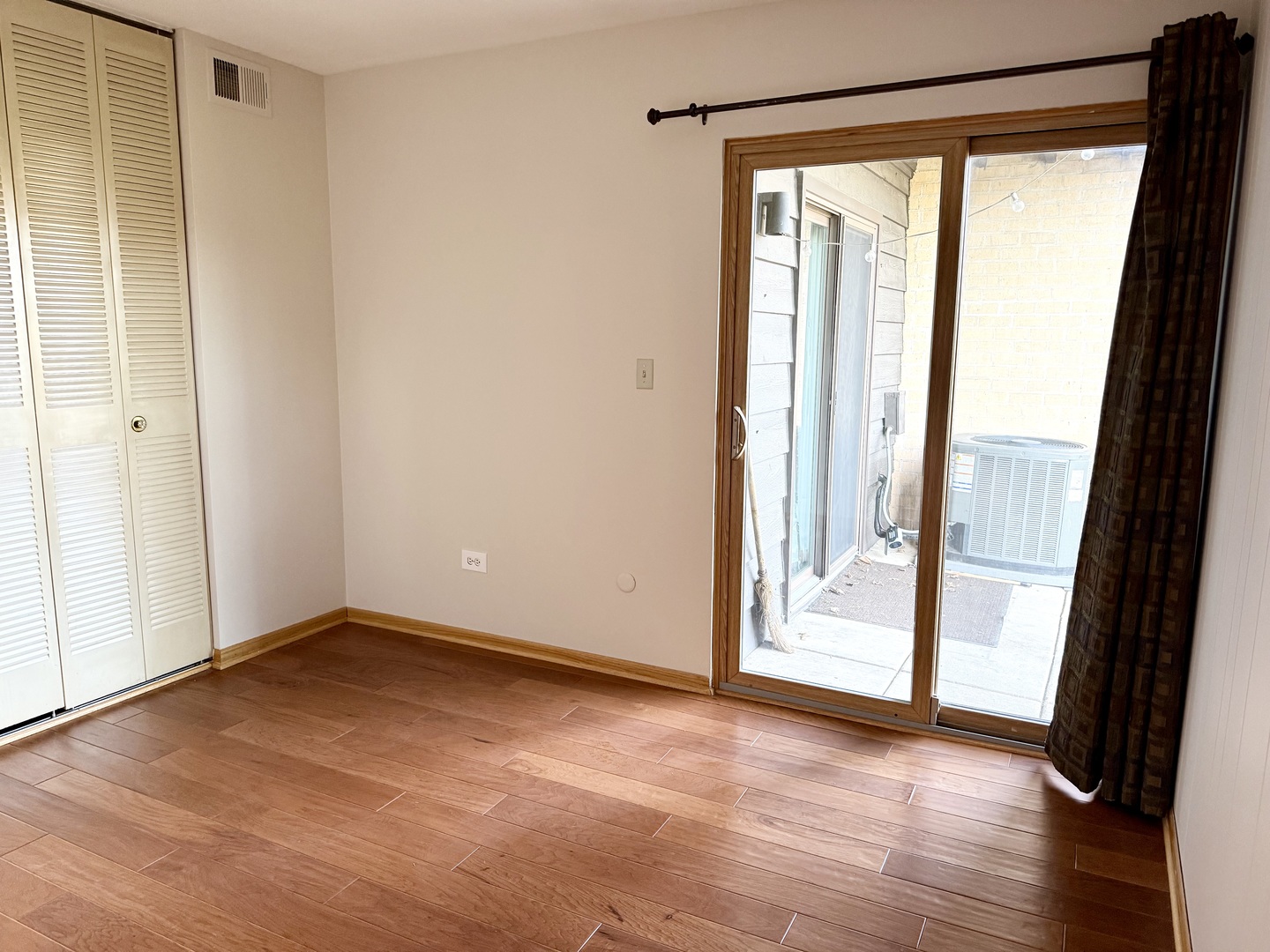 6156 Knoll Way Drive #36-103, Willowbrook, IL 60527