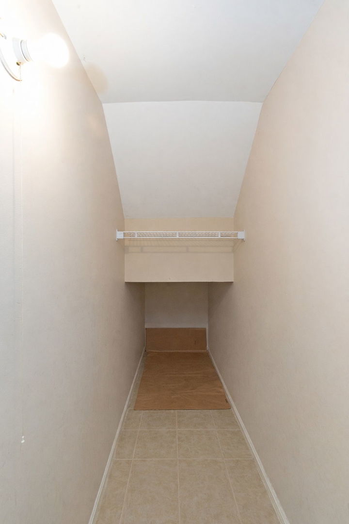 1415 Diamond Drive, Hoffman Estates, IL 60192