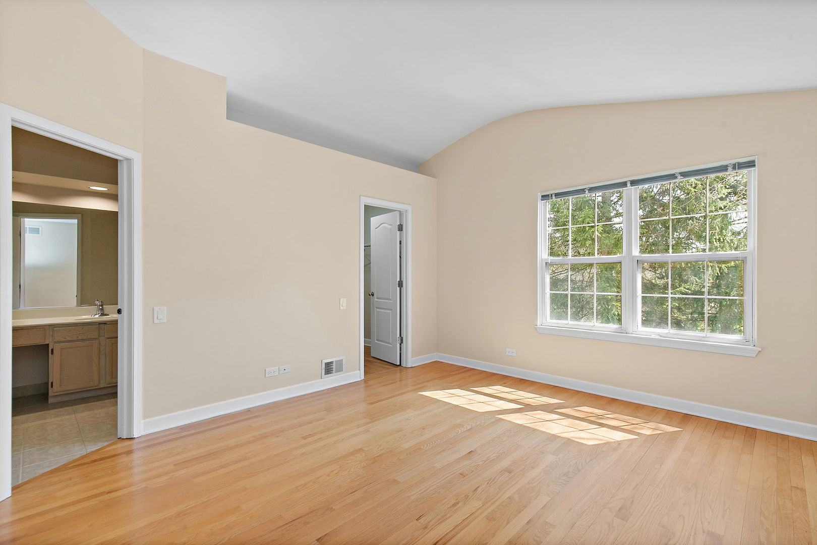 1415 Diamond Drive, Hoffman Estates, IL 60192