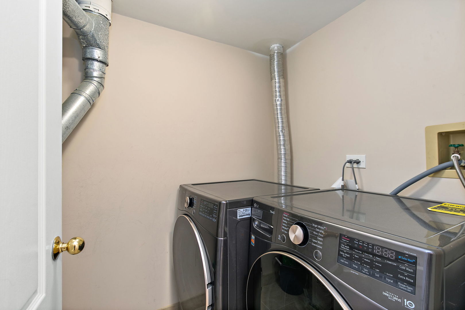 1415 Diamond Drive, Hoffman Estates, IL 60192